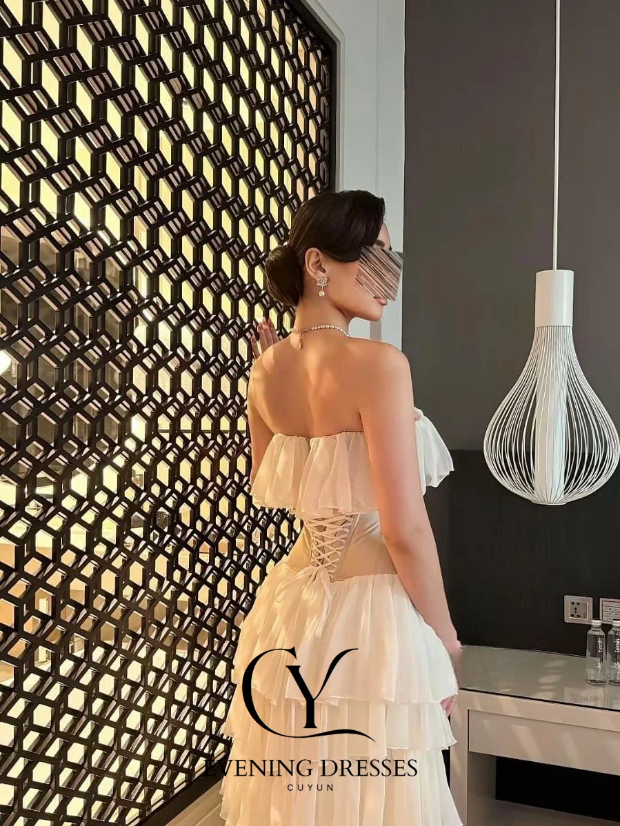 CUYUN Abiti da sera da donna Abiti da cerimonia senza spalline con volant a strati Abiti da festa Abiti da gala eleganti lunghi fino al pavimento personalizzati 2025