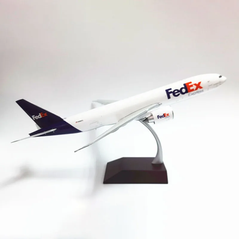 

Die cast FedEx B777-200LRF G2FDX1070 Civil Aviation Airplane 1:200 Proportional Alloy Aircraft Simulation Model Men's Gift