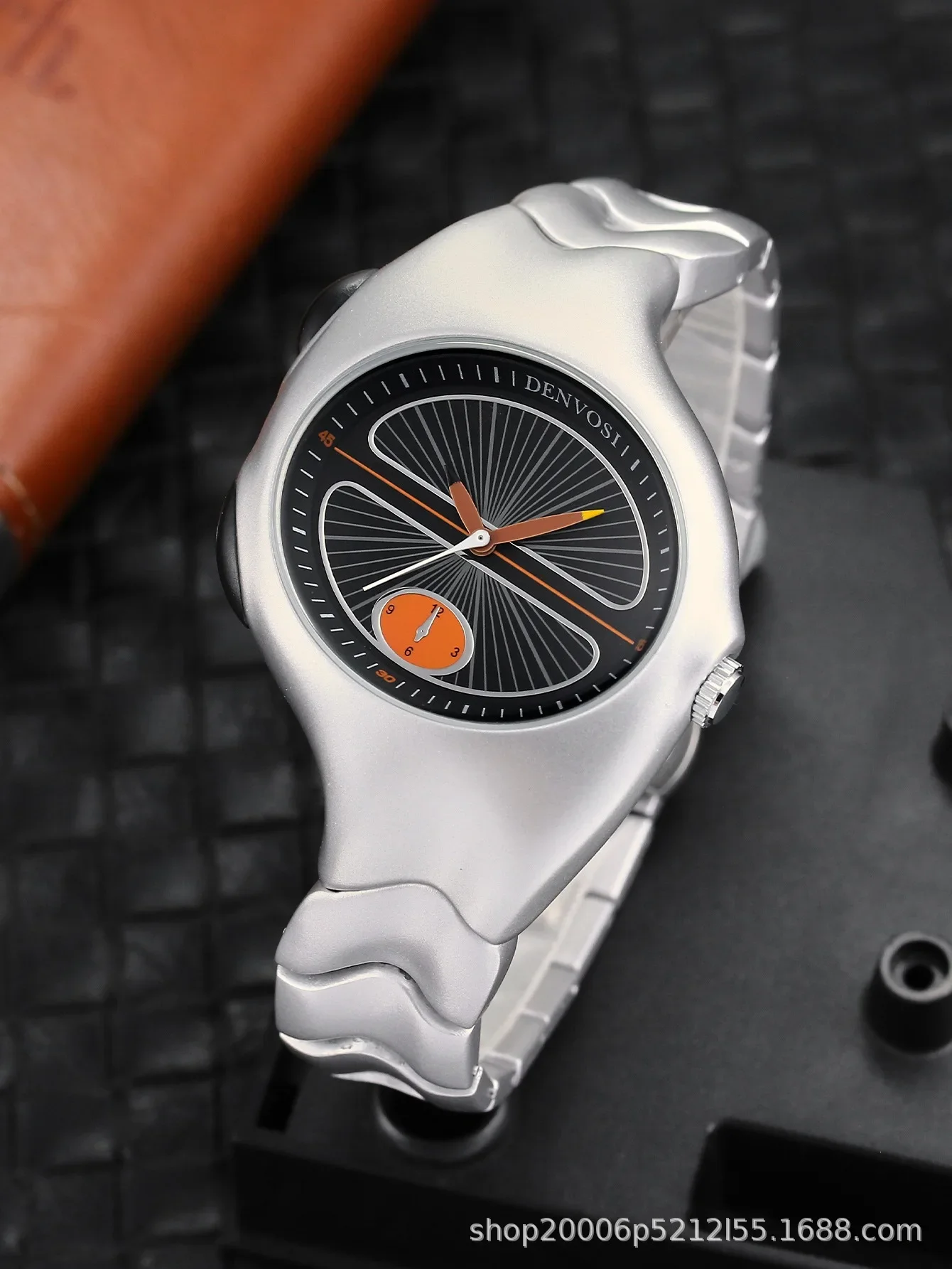 Fashion Alien Retro Unique Y2k Decorative Dial Quartz Watch Mens Silver Dial Twisted Case Oval Ellipse Special Steel Watch Clock