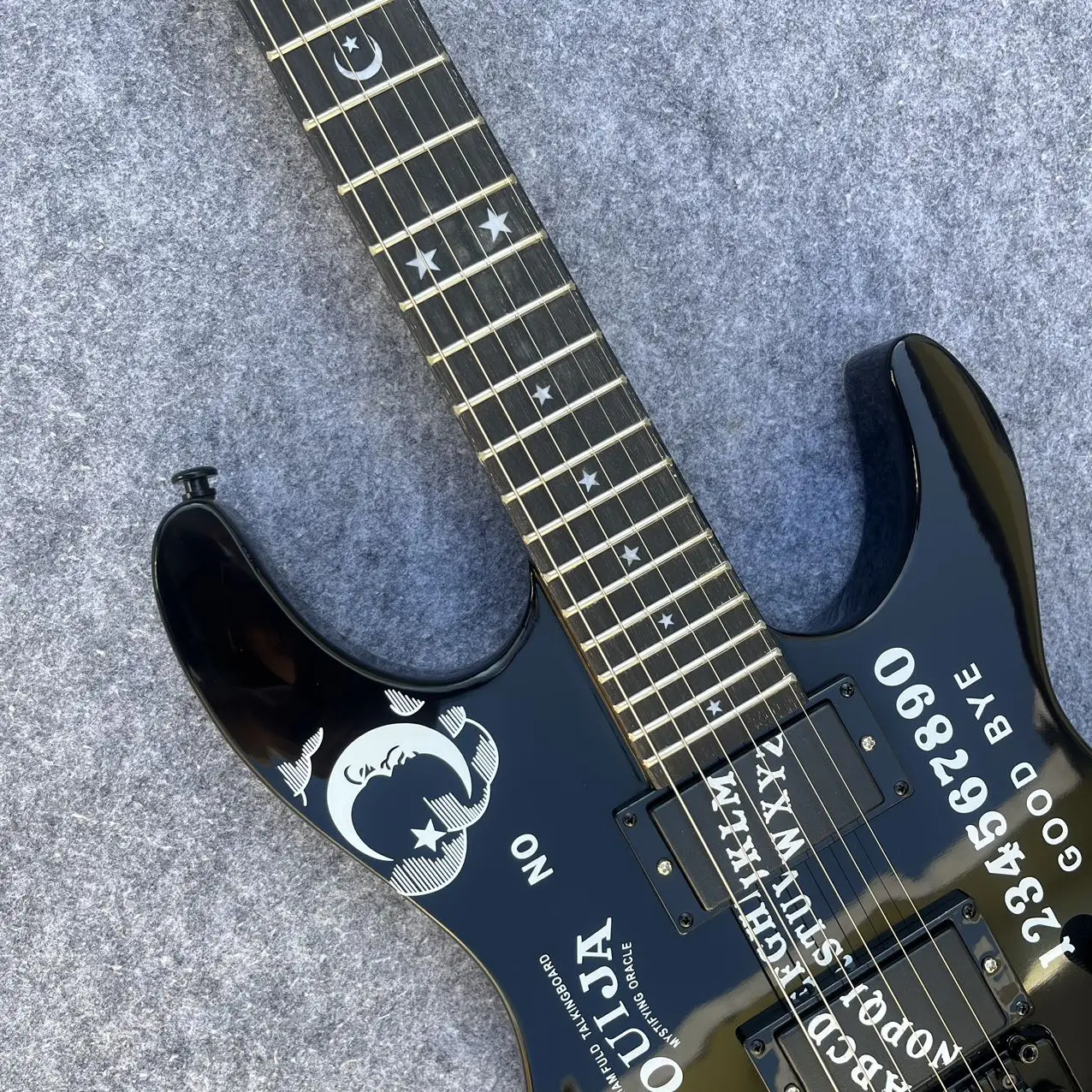 

Высококачественная черная гитара Kirk Hammett Metallic KH2 M-II Mummy Karloff Tlmummy 2026 года