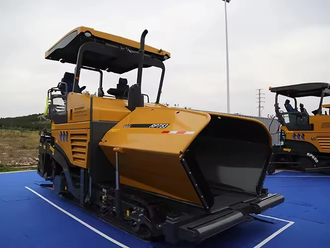 RP753 7.5m Crawler Asphalt Paver 600t h 14t Hopper for Municipal Highway Construction