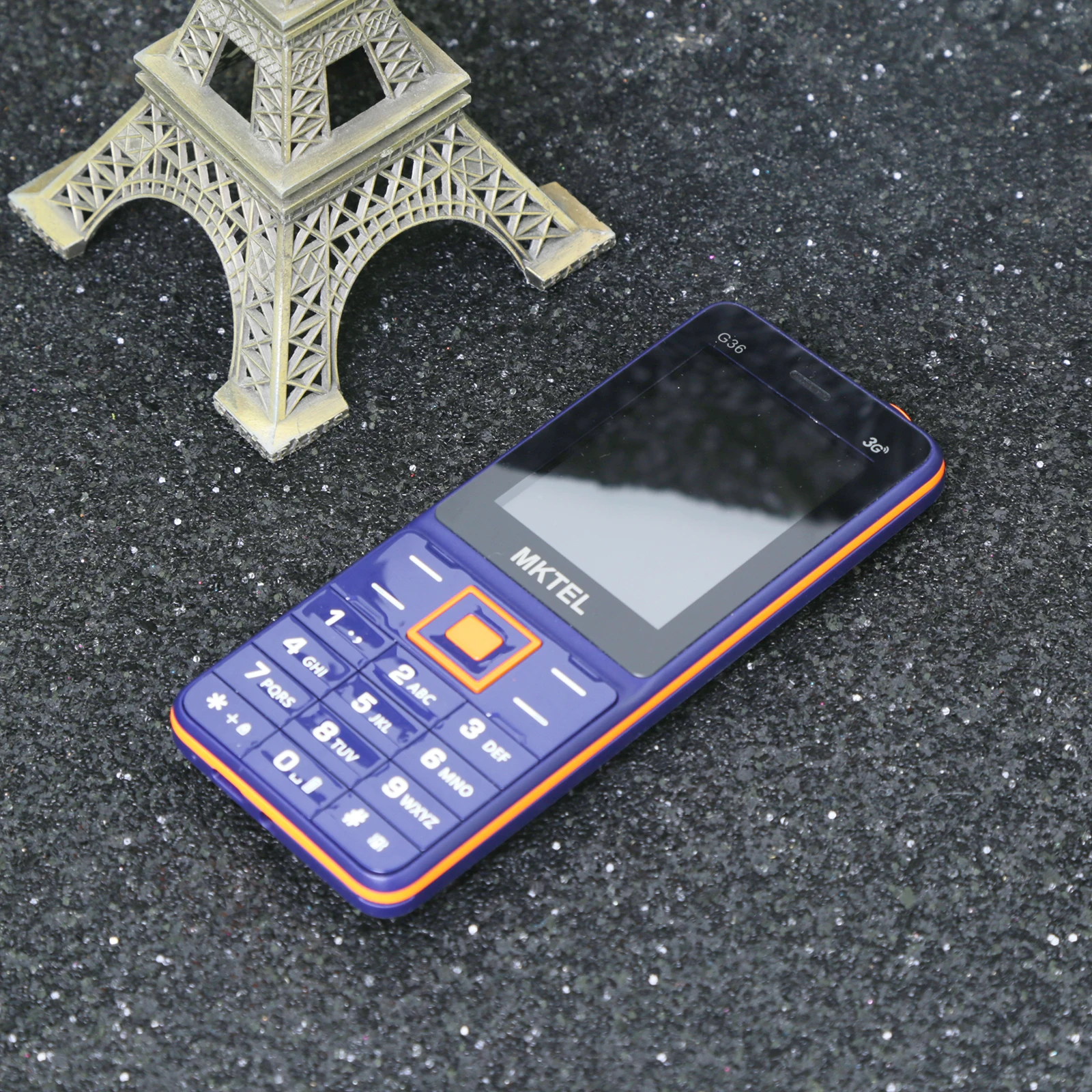 MKTEL G36 Característica Telefone 3G Dual SIM Dual Standby Tela de 2,4 polegadas Bateria 1800mAh MP3/MP4/Rádio FM/Bluetooth/GPRS Telefone sênior