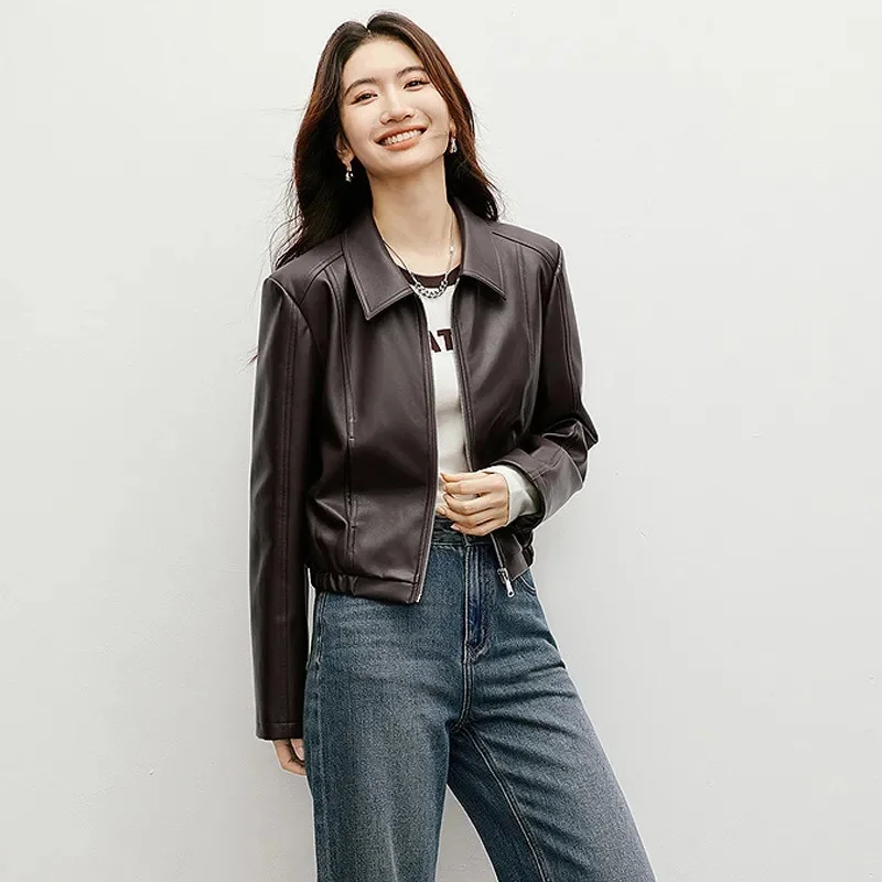 انفجارات موضة بولي Leather سترة جلدية المرأة 2025 ربيع الخريف جديد معطف الفرو السيدات ملابس خارجية قصيرة مزاجه قاطرة معطف خارجي