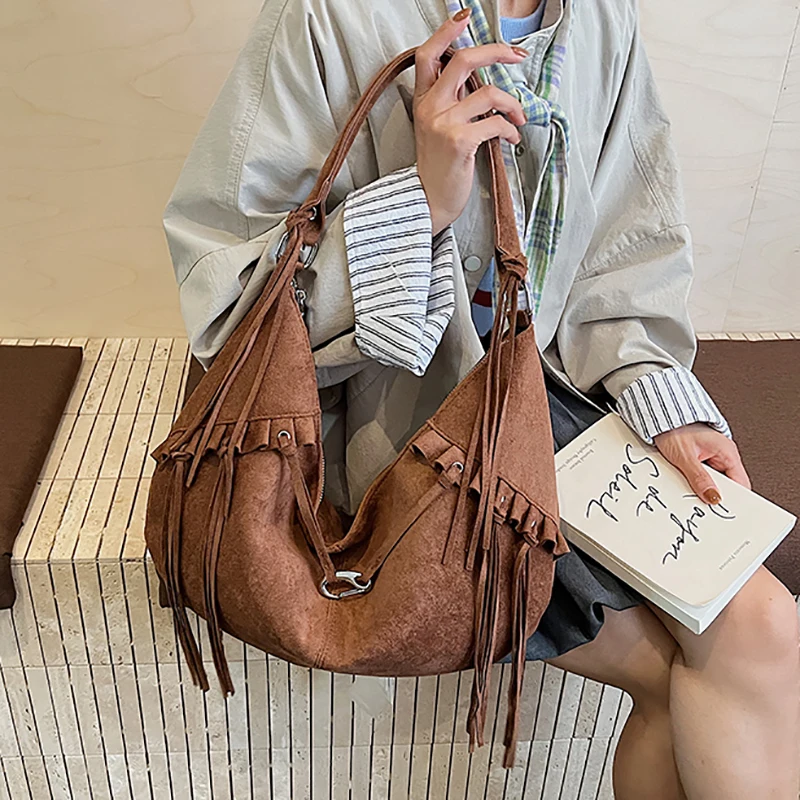 

Womens Faux Suede Shoulder Bag Winter Retro Hobo Bag Luxury Designer Tassel New Trend Handbags Dumpling Bag Outdoor Work Handbag