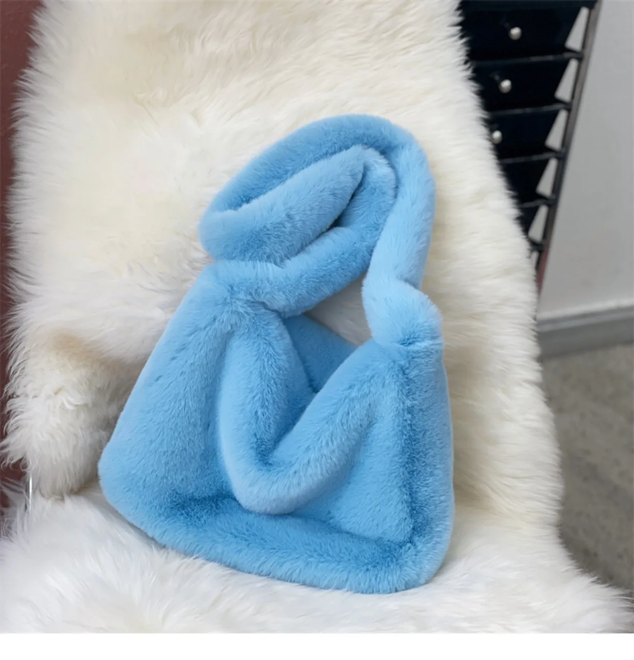 Fashion Shoulder Bag Casual Solid Color Faux Rabbit Fur Women Sling Bag Simple Fluffy Plush Bucket Crossbody Bag Handbags image 5
