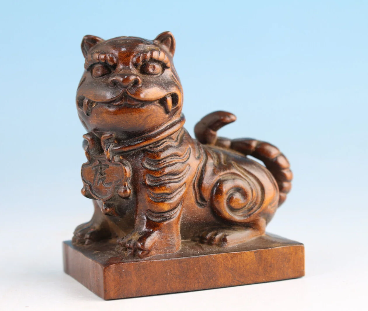 

Rare Chinese boxwood wooden tiger Figure statue collectable table decoration Art
