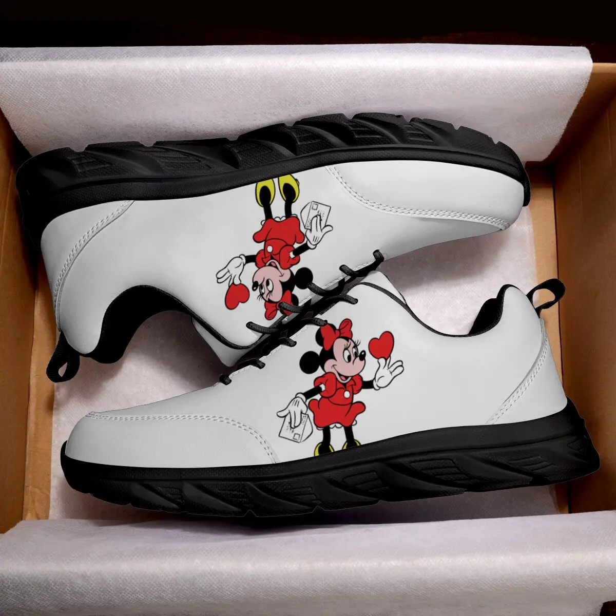 

Белые повседневные кроссовки с принтом красной открытки с сердечками и Минни Маус для женщин и мужчин, дышащая вулканизированная обувь, лоферы