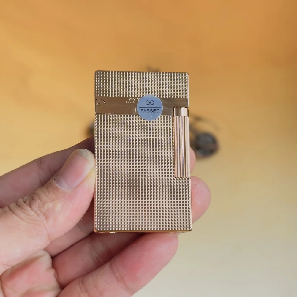 Dupont lighter Luxe merk aansteker, met een helder en luid geluid, een perfect cadeau voor mannen, inclusief gepersonaliseerde accessoires. Dupont  Logo
