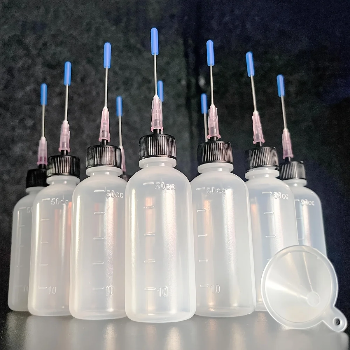 21 قطعة من زجاجات الاستغناء عن المختبر القابلة لإعادة الاستخدام مع أغطية زرقاء، مناسبة لنقل السوائل الدقيق والعمليات اليدوية وما إلى ذلك.