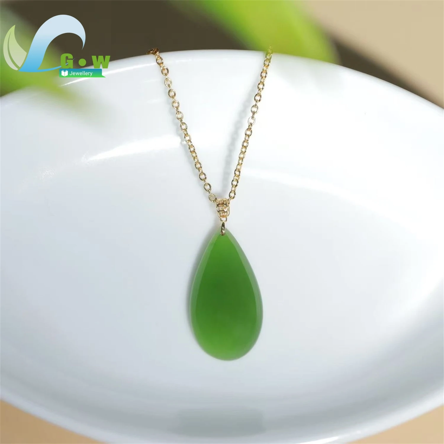 Natural Green Jade Teardrop Pendant Oily Smooth Hollow Clasp Necklace Women's Exquisite Retro Ethnic Style Jewelry Gift