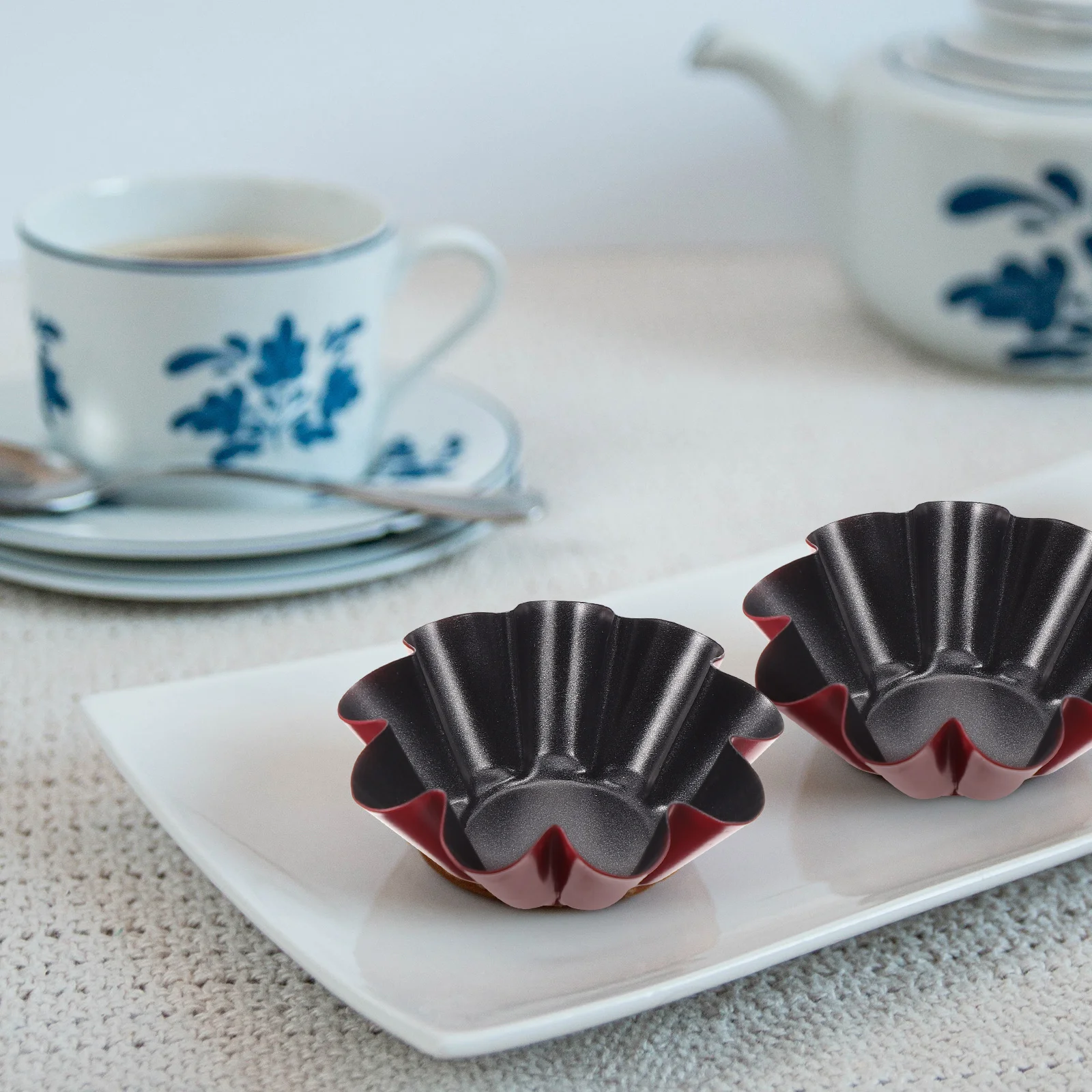 

4 Pcs Flower Shaped Egg Tart Mold Cake Baking Paper Cup Carbon Steel Black Reusable