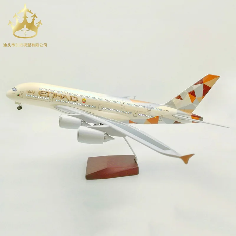 

Модель самолета Etihad Airways A380 с голосовым управлением и светодиодной подсветкой, настольный дисплей, коллекционный подарок для любителей авиации