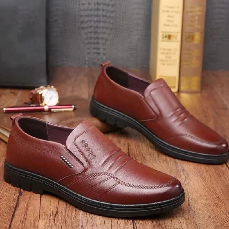 

Дышащие кожаные туфли без шнуровки для мужчин, коричневые туфли с алфавитом, размер 45, удобная новая модная повседневная мужская обувь высокого качества