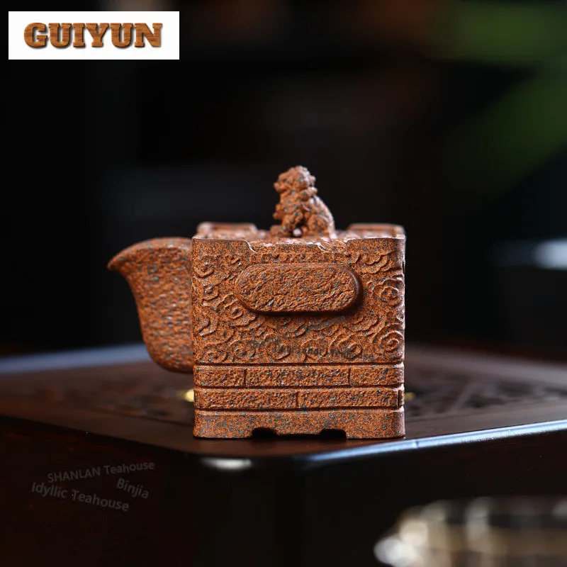 

180 мл Элегантные фиолетовые глиняные чайники Исин Художники Горшок ручной работы Сырой руд Золотой песок Грязь Чайник Китайский чайный сервиз Zisha Ремесло