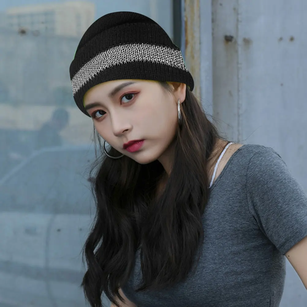 

2Pcs Reflective Knit Beanie for Men Fluorescent Design Rolled Edge Warm Knitted Cap for Outdoor Sports Activity