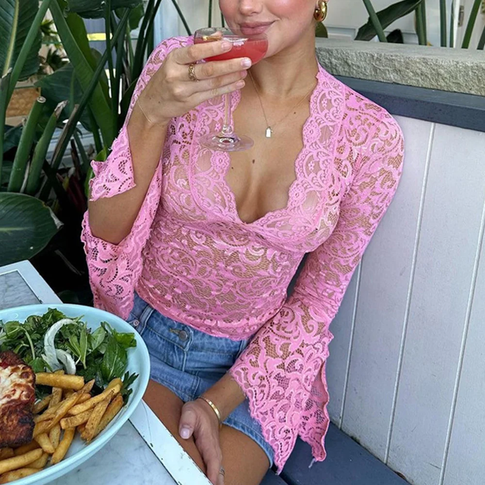 

Mia Muse Boutique женские футболки осенние сексуальные модные однотонные кружевные повседневные футболки с прозрачными расклешенными рукавами и глубоким вырезом