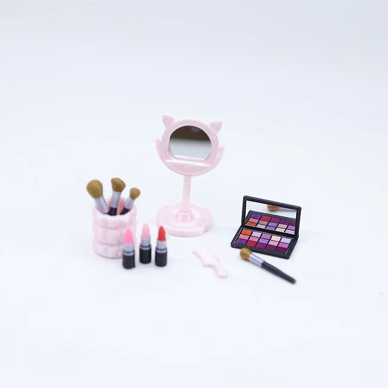 1 ensemble de mini-articles de maquillage : miroir cosmétique, rouge à lèvres, fard à paupières, pinceau, peigne, accessoires miniatures, décoration de bureau, ornement