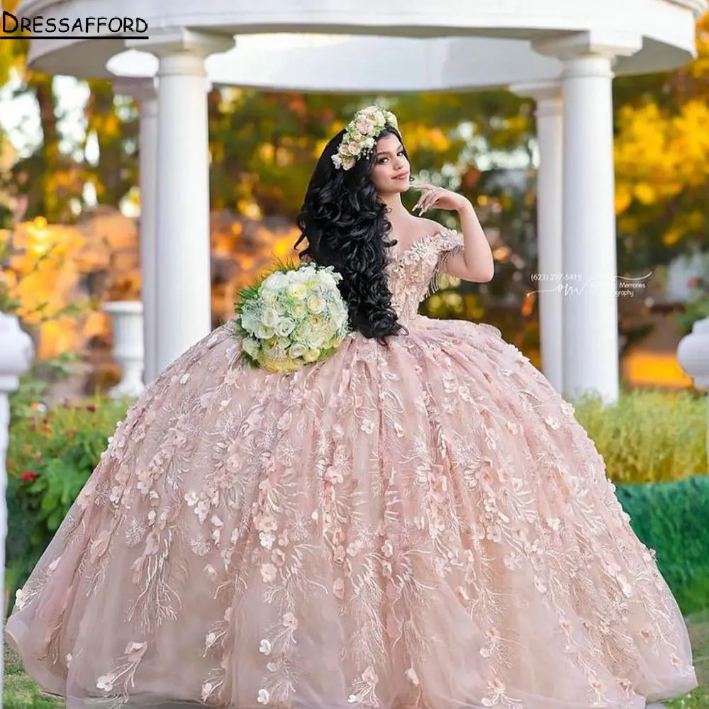 สีชมพู3D ดอกไม้ลูกไม้ Quinceanera Ball Gown ปิดไหล่ Beading พู่หวาน15 Vestidos De XV Quinceañera