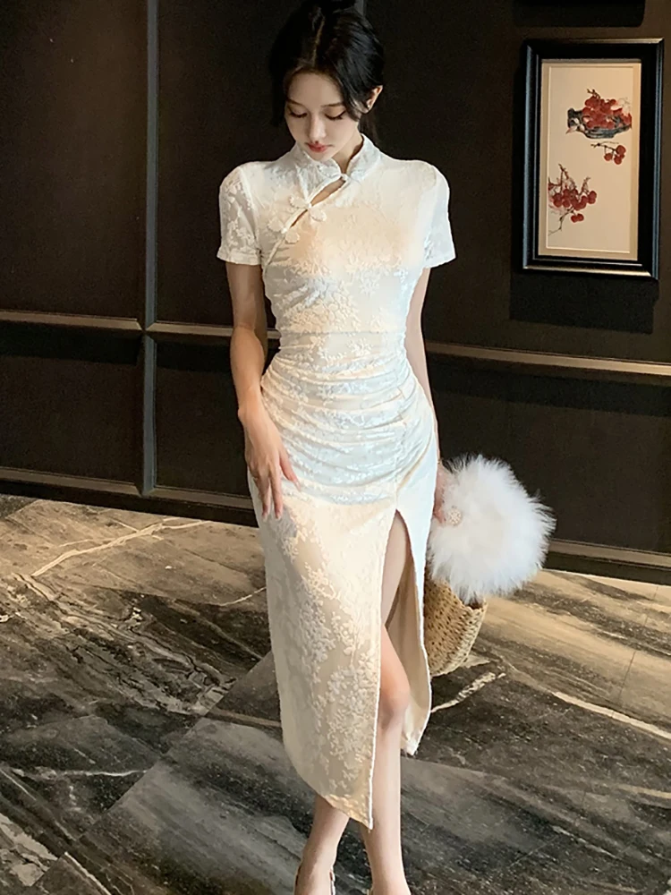 Robe mi-longue en maille Jacquard blanche pour femmes, col montant, manches courtes, moulante, Cheongsam, robe de soirée de luxe coréenne, nouvelle collection été 2025