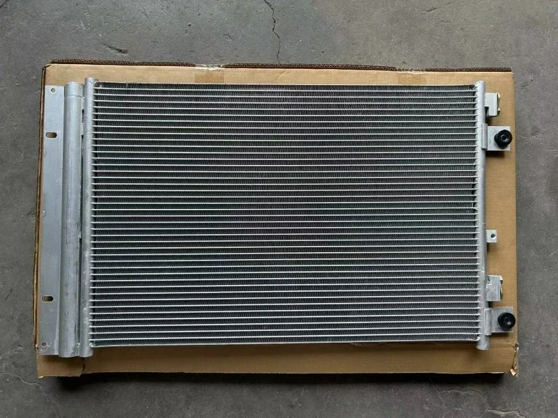 AZ166482001003 HOWO A7 A/C Condenser