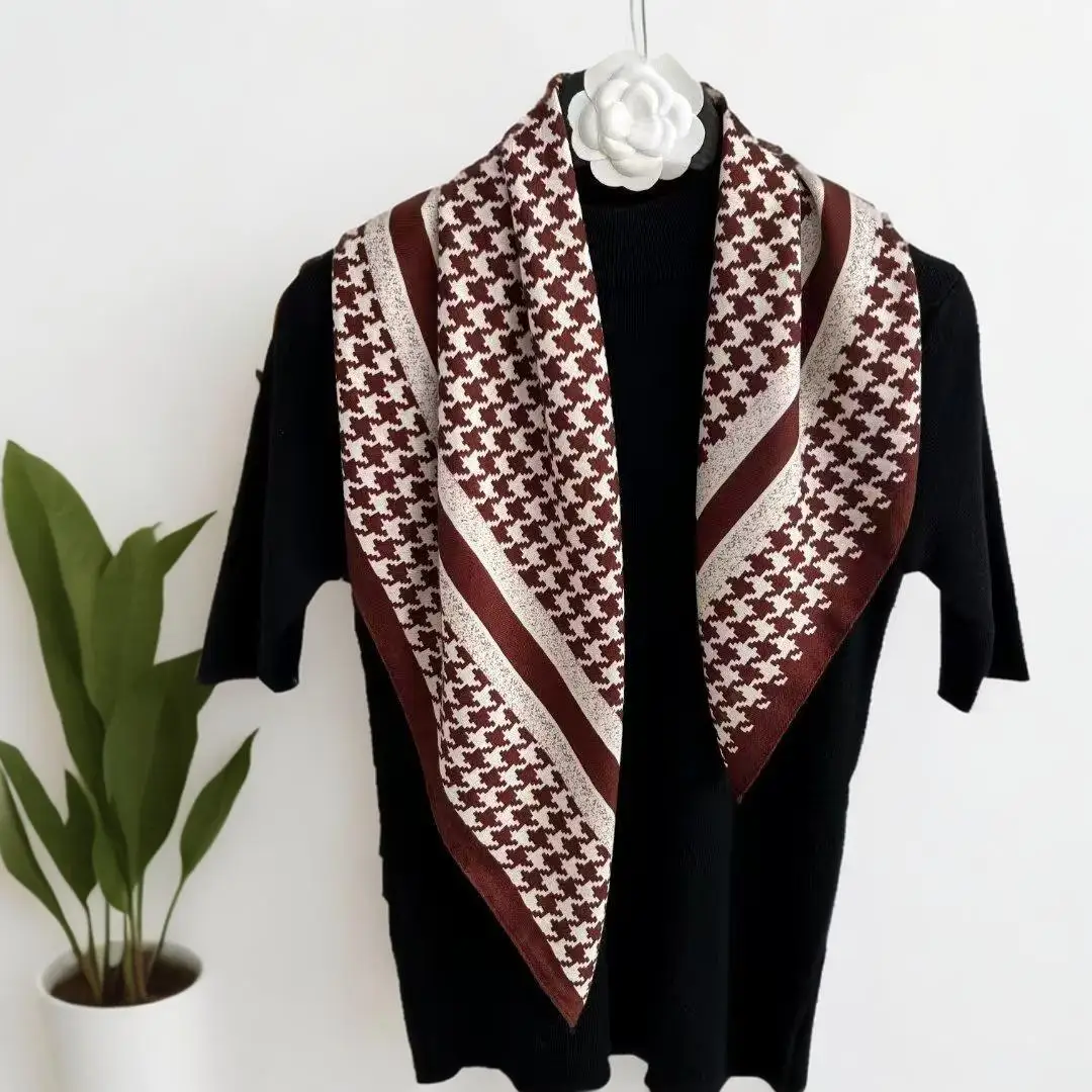Luxuriöses Hahnentritt-Muster Quadratischer Seidenschal für Damen Weicher Halstuch Schal Elegantes Halstuch Bandanas Paisley-Druck Hijab