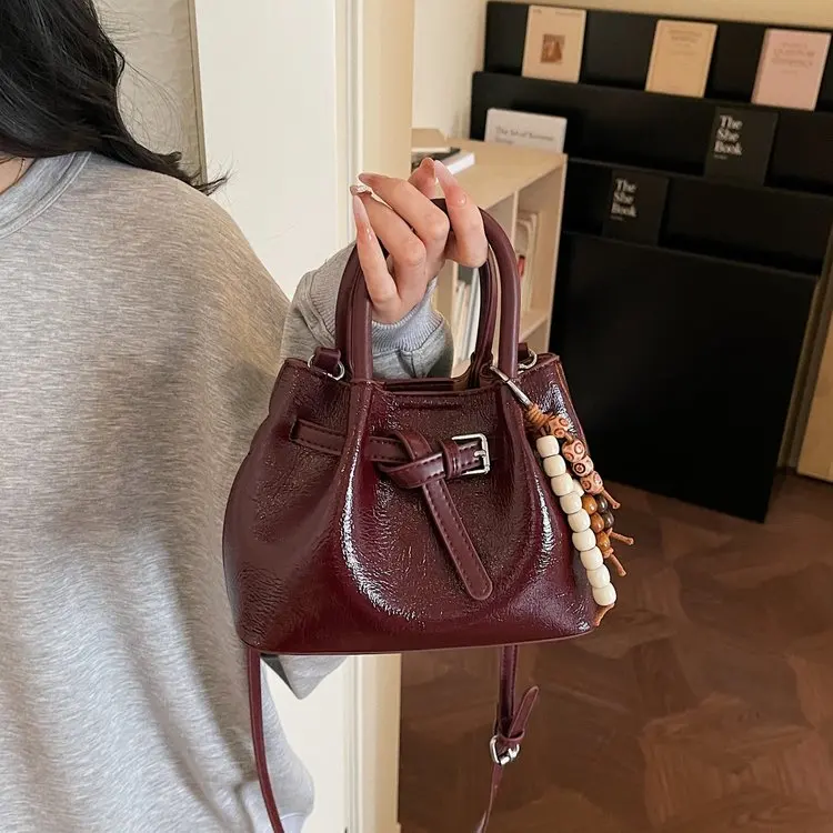 

Новая модная и изысканная сумка-ведро 2026 года для повседневного использования, ретро-стиль, на плечо, через плечо, маленькая рабочая сумка