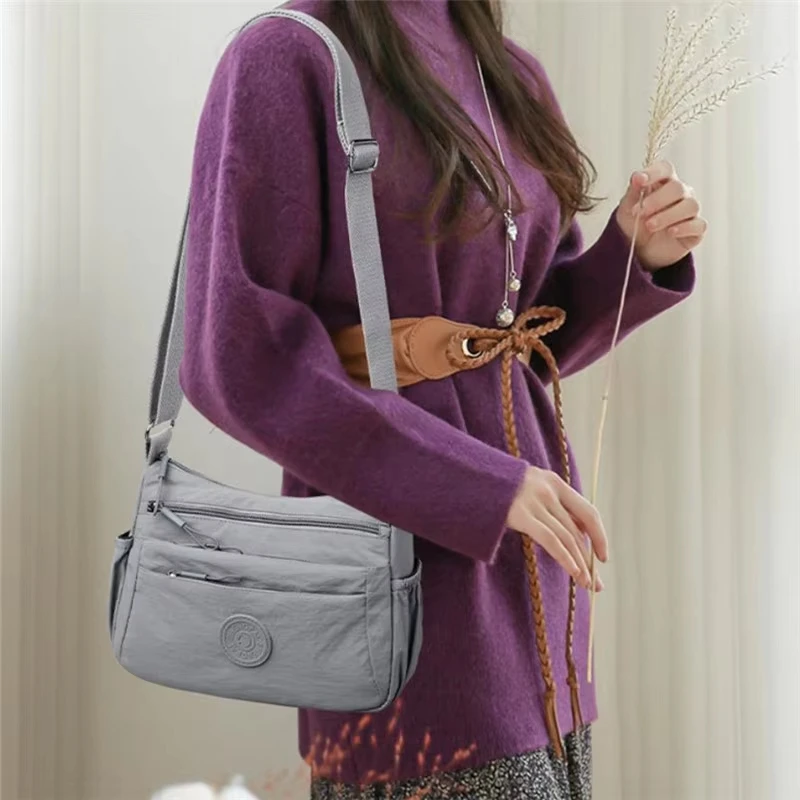 

Women's Multi-Layer Crossbody Bag Solid Color Multi-Pocket Versatile for Commuting Travel Shopping Ideal Mother's Gift