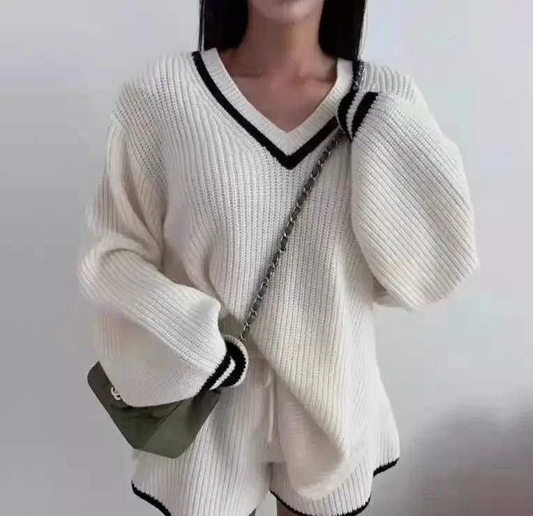 

Шикарный осенне-зимний свободный вязаный свитер с длинными рукавами и высокой талией, повседневные шорты, модный элегантный комплект