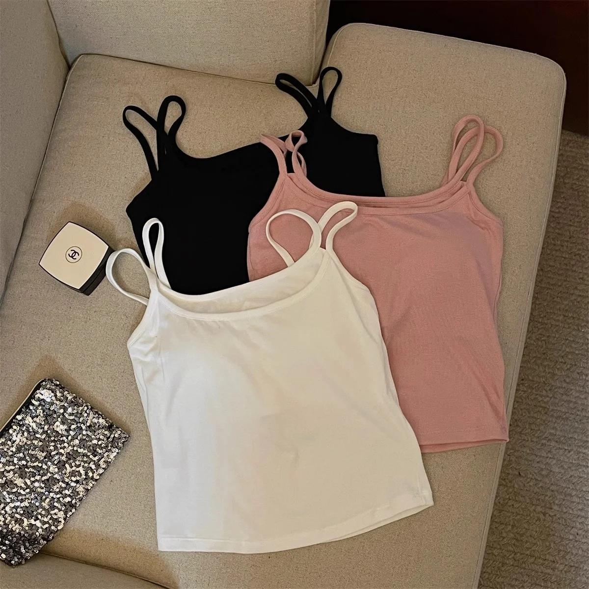 Colete Curto Tomara que Caia Feminino Sensual, Top de Verão Cor Pura com Bojo Embutido, Estilo Doce e Confortável