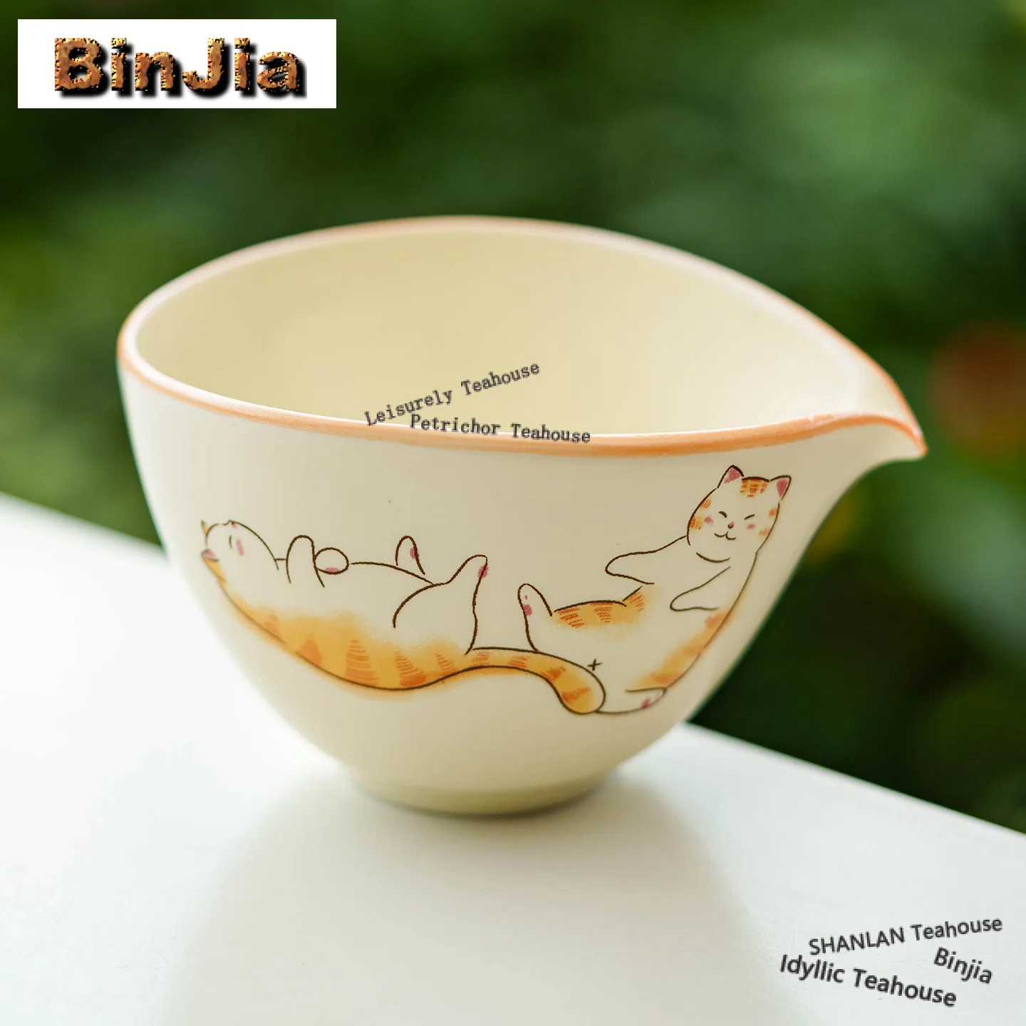 

125ml Beige Glaze Lucky Orange Cat Tea Pitcher Pour Tea Cha Hai Dispenser Justice Cup Fair Mug For Tea Collection Accessories