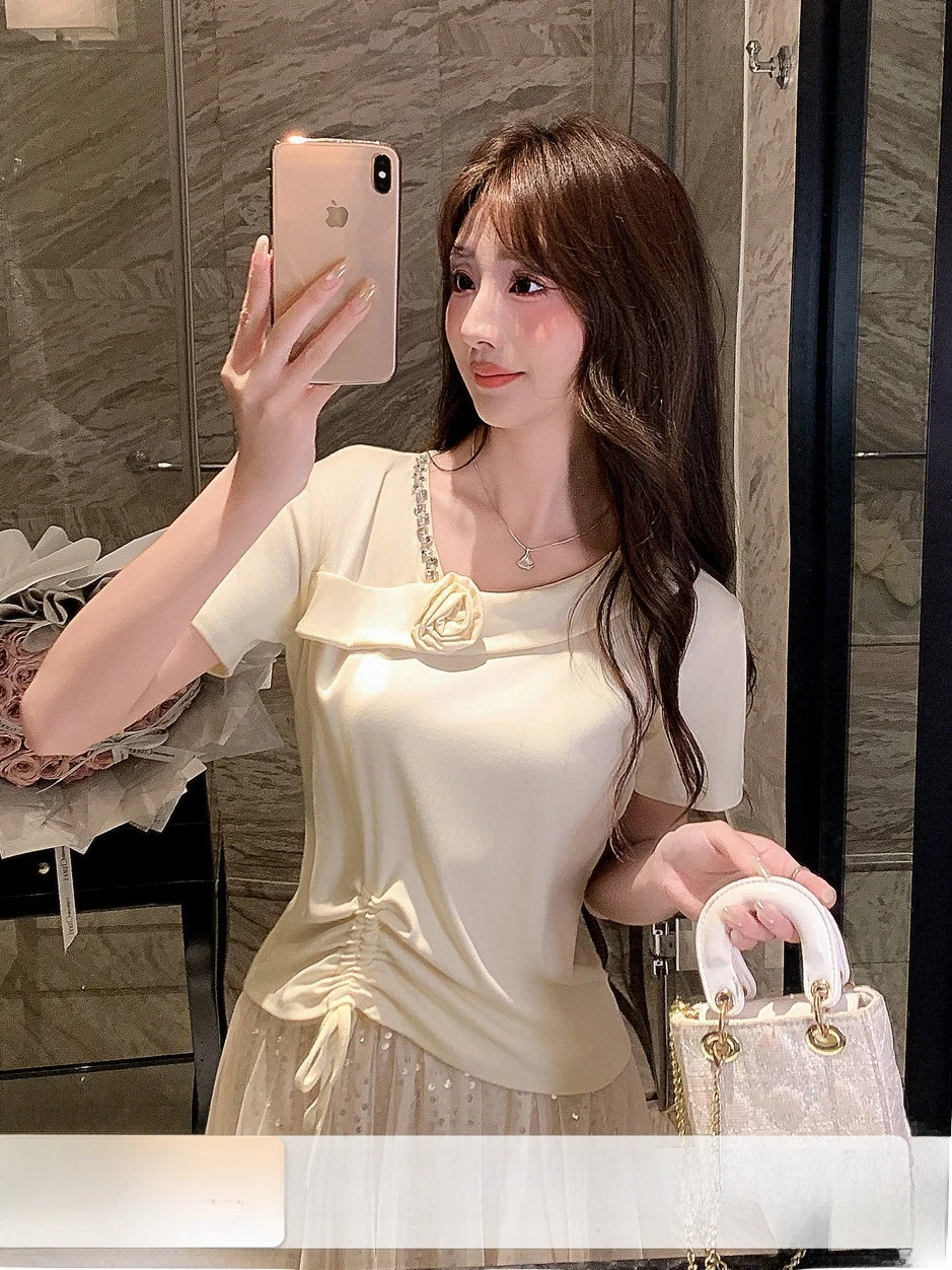 

uining Rose Gentle Wind Slant Collar Gathered Knitwear ort Sve Women's Top Sweet French Sle Summer New Arrival