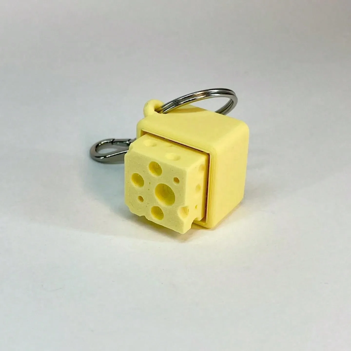 Cute Cheese Mechanical Keyboard Keychain, Office Stress Relief Keyboard Pendant, Teens Pressure Release Accessory,