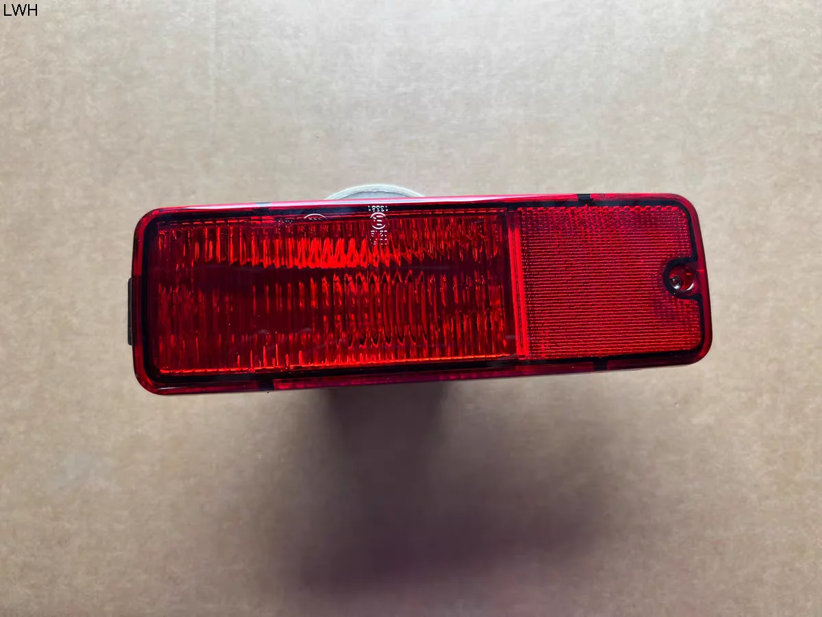 Auto parts High quality Rear fog light Rear reversing light  rear bumper light with bulb  For Suzuki Landy