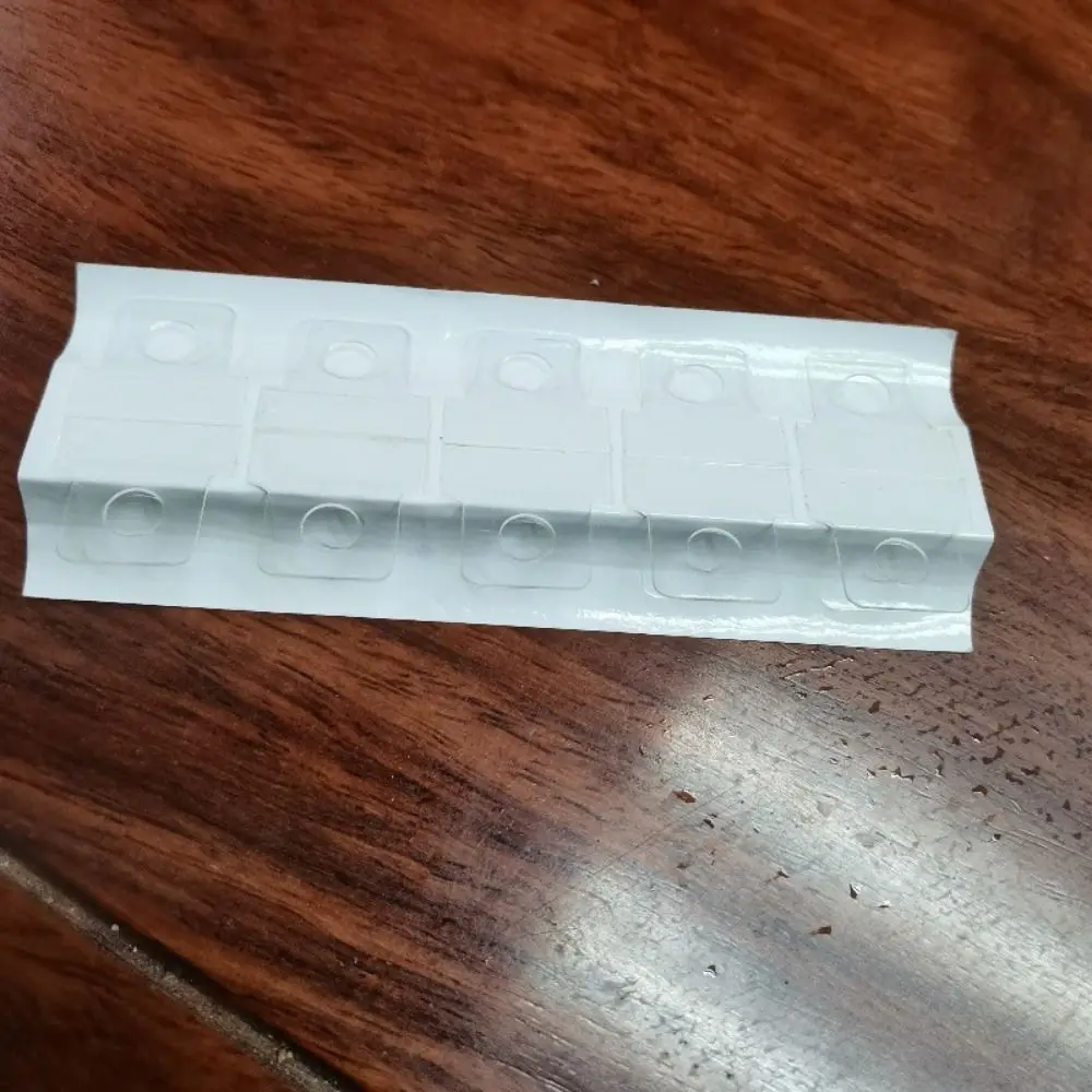 Etichetta da appendere in plastica autoadesiva da 300 pezzi Foro rotondo resistente allo strappo Foro trasparente Rinforzo salvaspazio Durevole