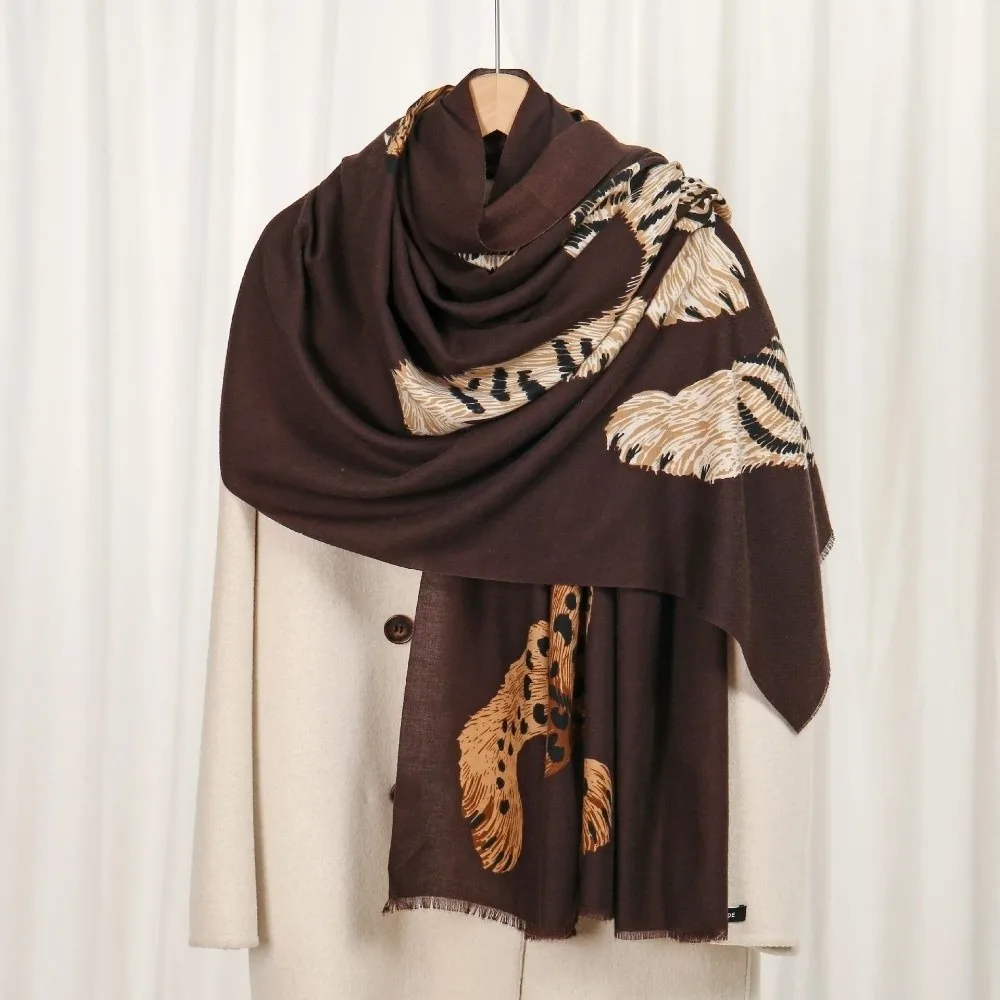 Leopard Sunscreen Cover-up Old Money Style Sun Protection Long Cover Scarf Tiger Print Neckerchief Vintage Shawl Wrap Women
