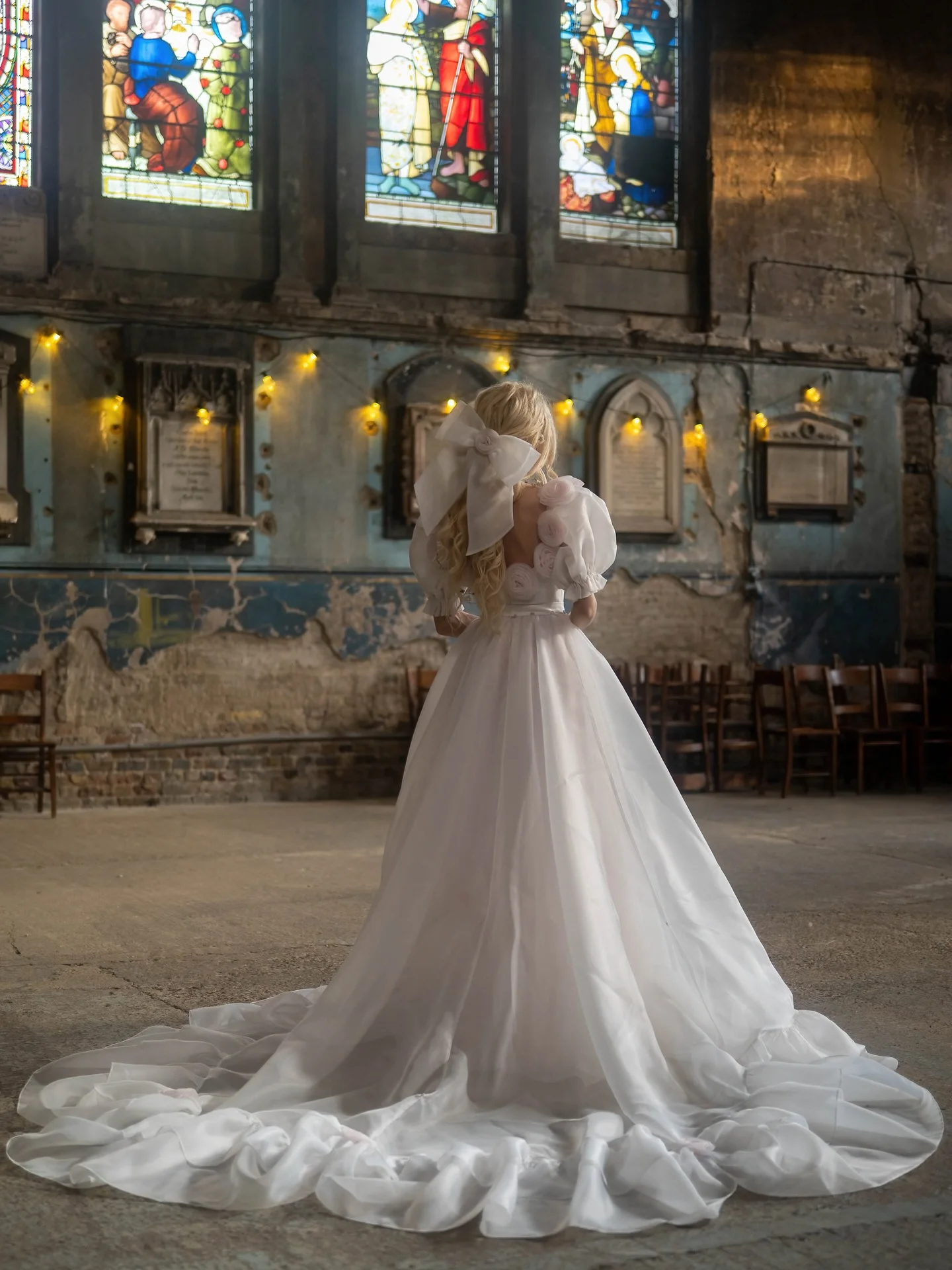 ชุดราตรีออกงานดีไซน์ใหม่ ผ้าตาข่ายลายดอกไม้ แขนพองทรงบับเบิ้ล ผ้าทูลล์ ชุดเจ้าสาวแบบไฮโลว์ แต่งระบาย ชุดงานแต่งงาน