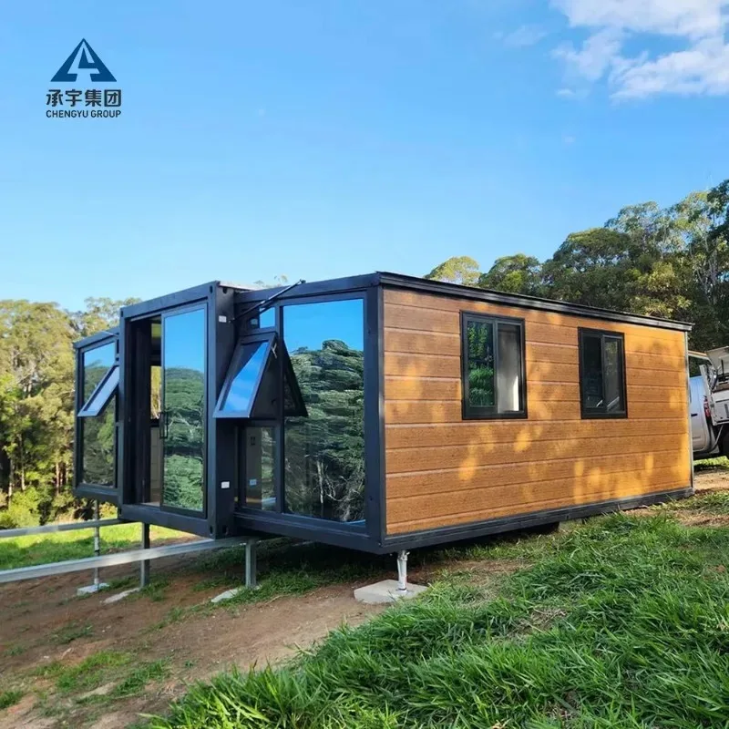 YG Customized Prefabricated House Expandable Home Container House Tiny Home Mobile Modular With Solar Panel 20ft Portable Foldab