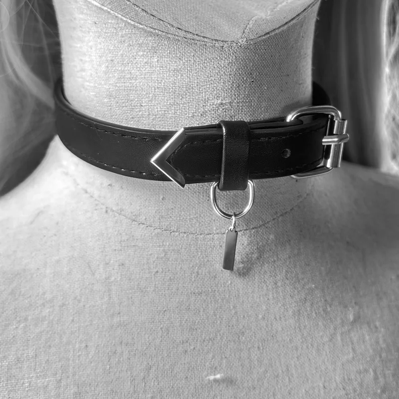 

Game Love and Deepspace Sylus Anime Cosplay Props Men Faux Leather Metal Choker Necklace Halloween Party Christmas Carnival