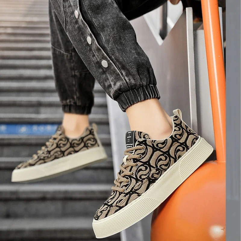 Herenschoenen Lente Nieuwe Veelzijdige Canvas Schoenen Laag Uitgesneden Casual Board Schoenen Design Sense Sportschoen Sneakers Heren Zapatos Casuales