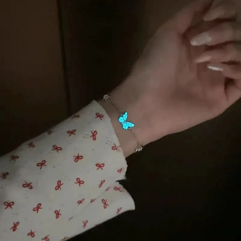 

Luminous Butterfly Necklace, Advanced Blue Luminous and Dynamic Butterfly Bracelet, Women's Forest Aurora Clavicle Chain