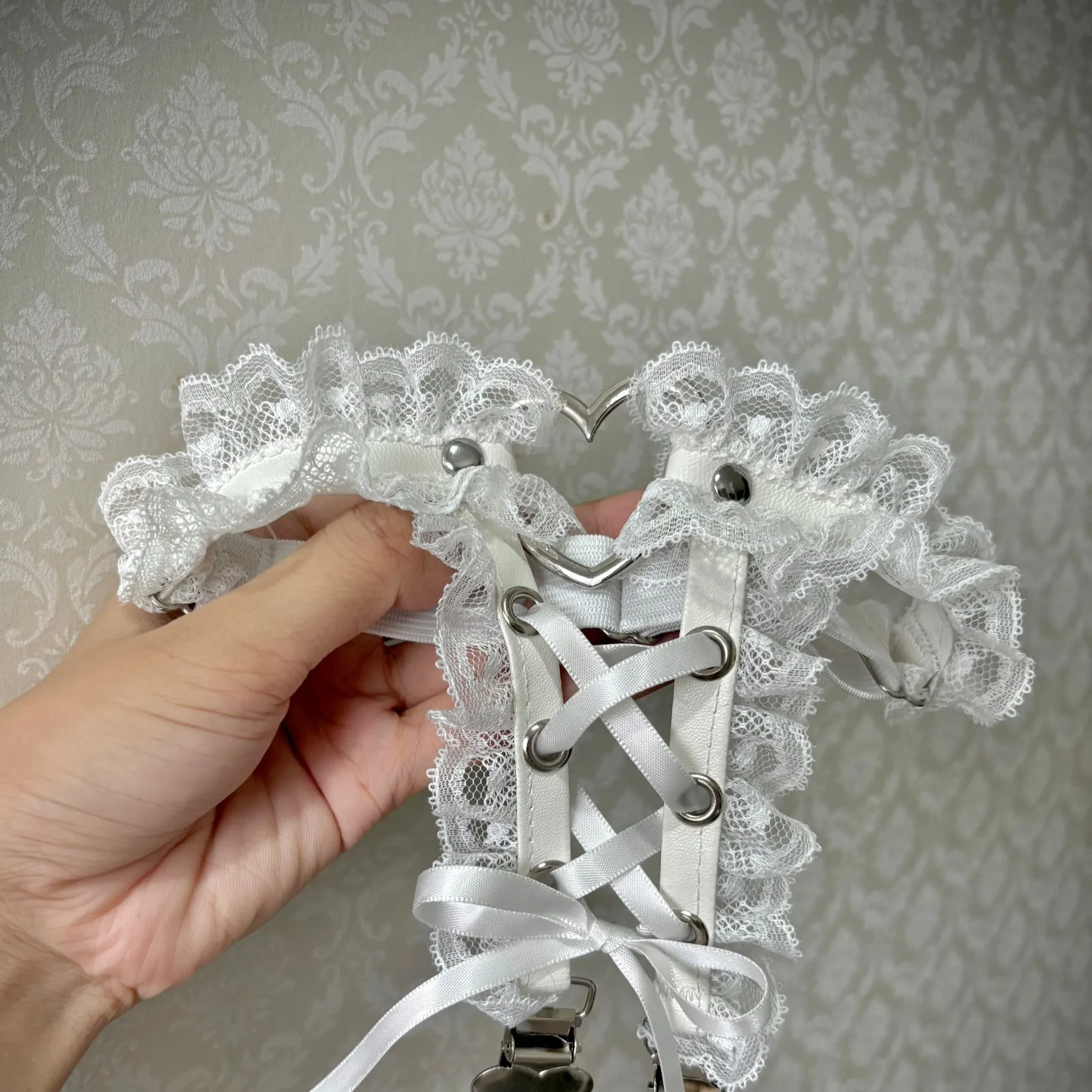 Women Human Shape Ribbon Buckle Lace Ruffle Heart Strap Leg Garter Subculture Punk Leg Ring Gothic Lolita Thigh Ring Leg Ring
