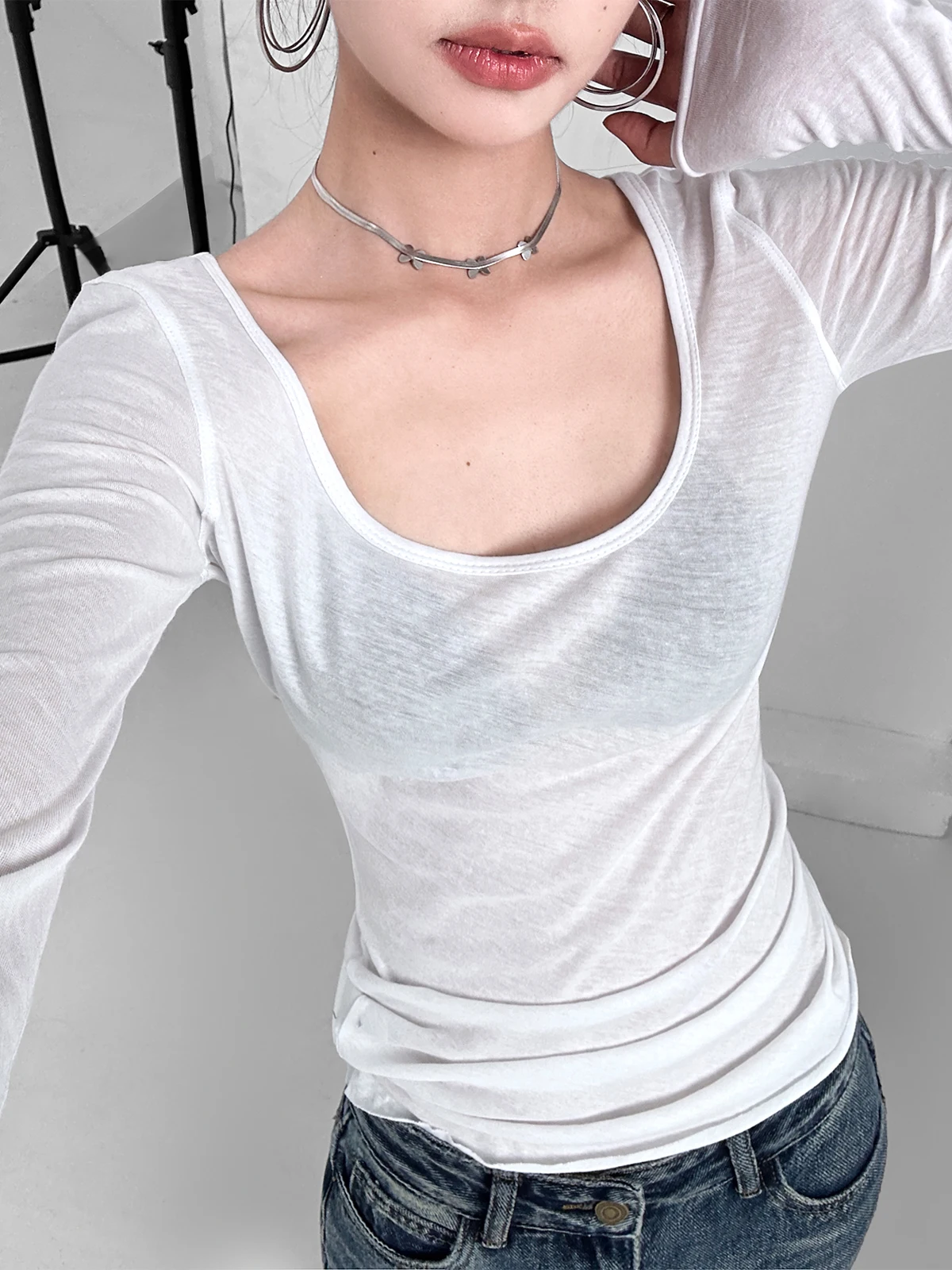 Micro Transparent U-neck Long Sleeved T-shirt Women's Summer Thin Style Pleated Slim Design Sense Solid Top Versatile C838