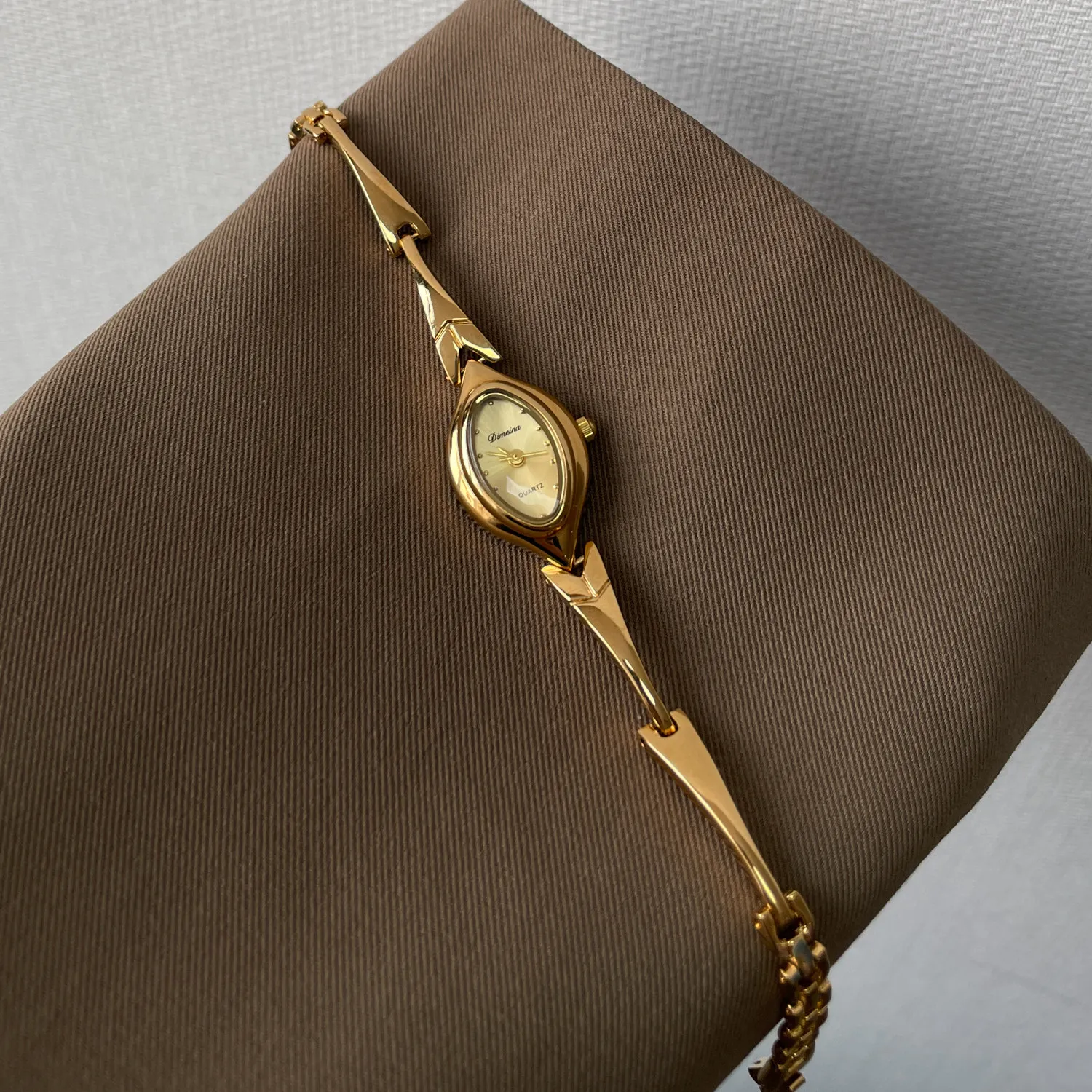 女性用レロッホムジェルガールズクォーツウォッチゴールドグリーンスライバーステンレススチールオロロジオレディースニッチヴィンテージ腕時計オーバルクロック