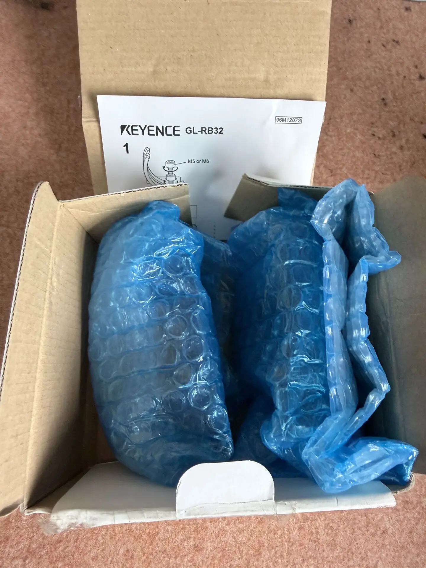 KEYENCE grating bracket GL-RB32, brand new and original, with original package.