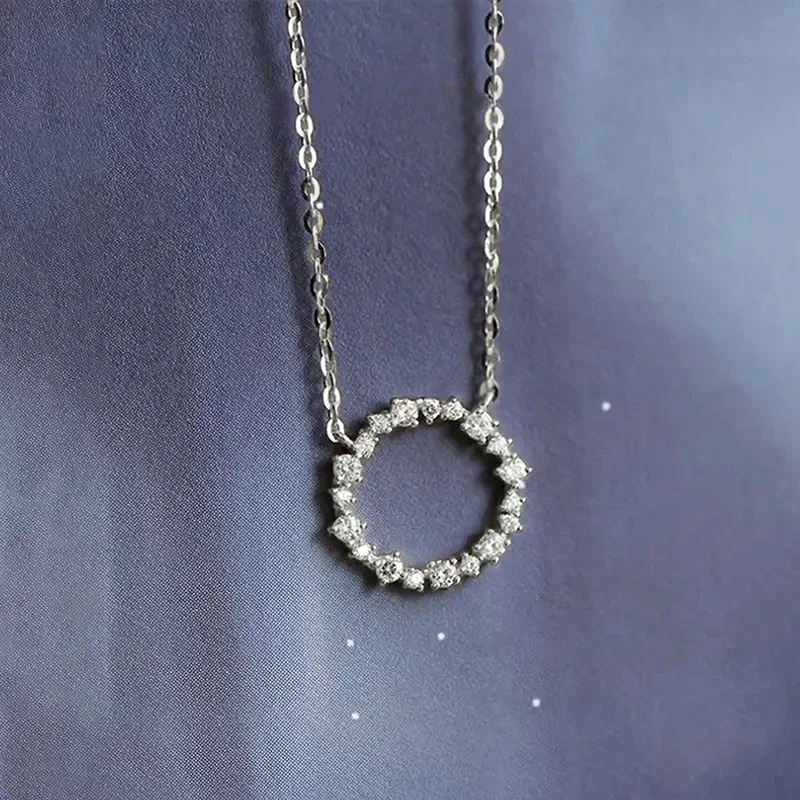 Huitan Exquisite Halskette mit rundem Kreis-Anhänger und schillerndem CZ-Stein, moderne, modische Damen-Accessoires, vielseitiger Schmuck