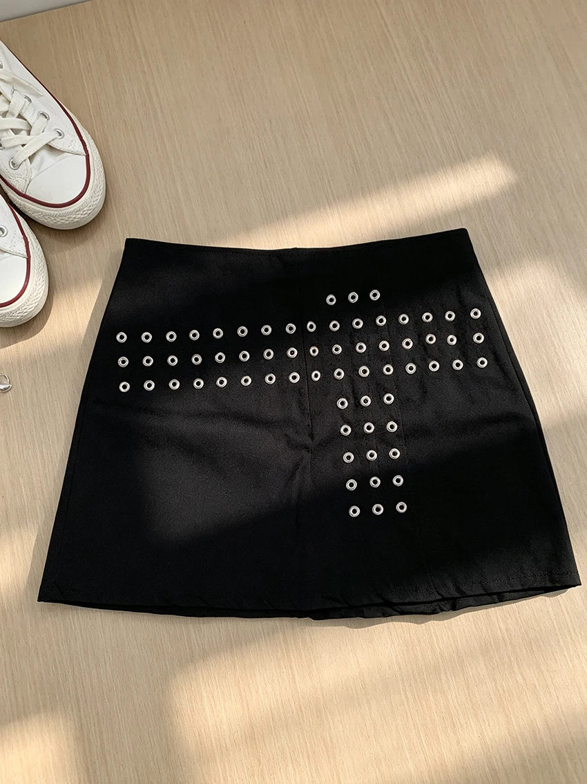 Punk Alt Ladies Slim Mini Skirts Metal Ring Eyelet Pattern Low Rise Black A Line Skirt Back Zip Harajuku Club Party Short Skirts