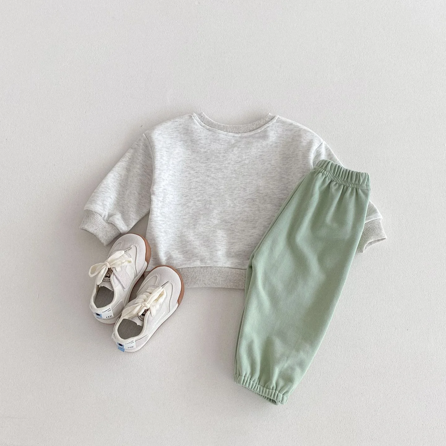 Young Children's Letter Casual Sports Set: Stylish Autumn kids baby New Cartoon Sweatshirt + Jogger Pants 5