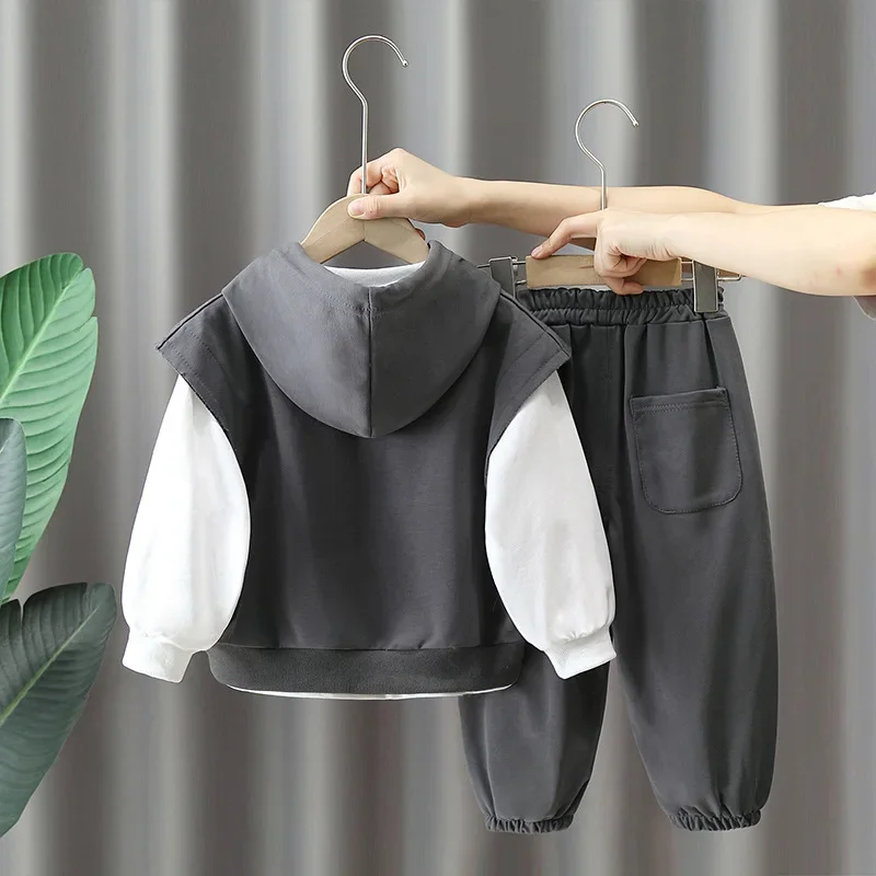 Boy's three-piece vest spring and autumn suit 2024 spring new Korean version of children's hoodie fried street suit