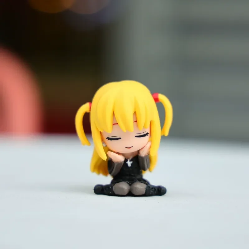 Death Note Misa Amane Mini-Chibi-Figur Niedliche sitzende Misa Amane Figur Schlafendes Actionfigur Desktop-Ornament Gashapon Spielzeug Geschenke