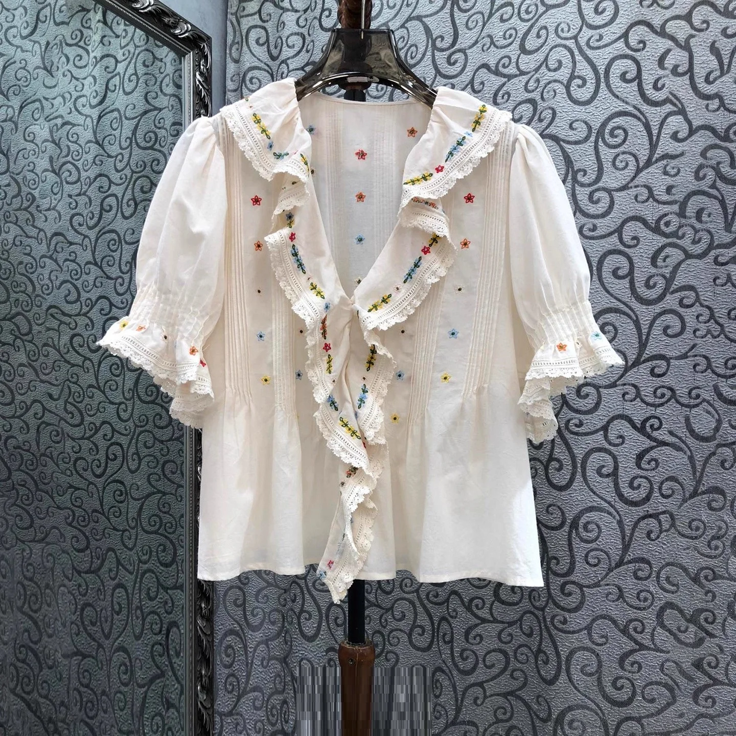 100%Cotton Shirts 2025 Autumn Fashion Style Women Sexy V-Neck Colorful Floral Embroidery Short Sleeve Casual Vintage Tops Shirt